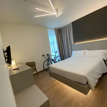 Fly Bike Hotel Trento Exterior photo
