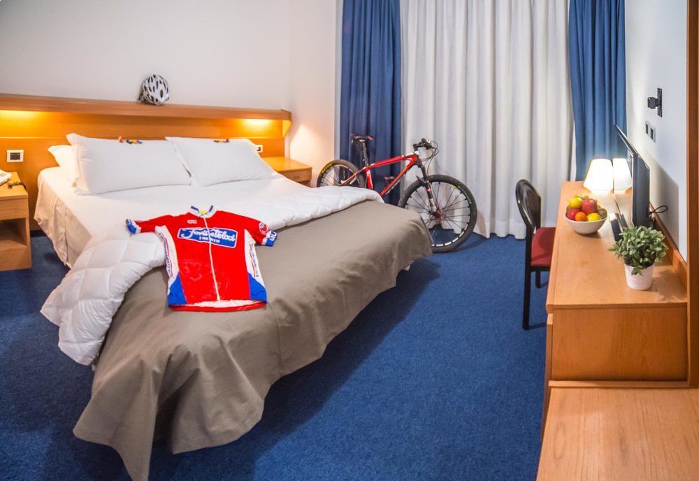 Fly Bike Hotel