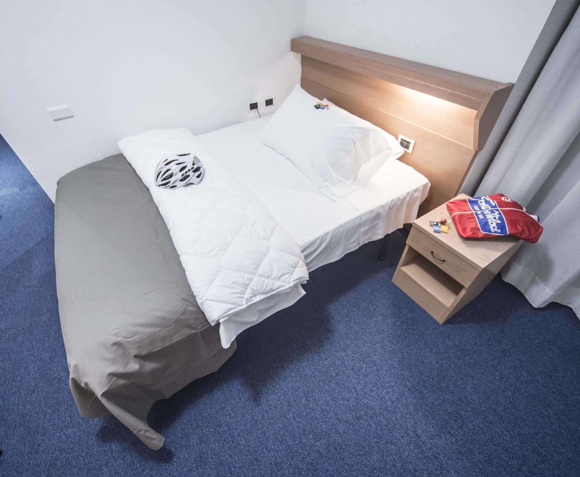 Fly Bike Hotel