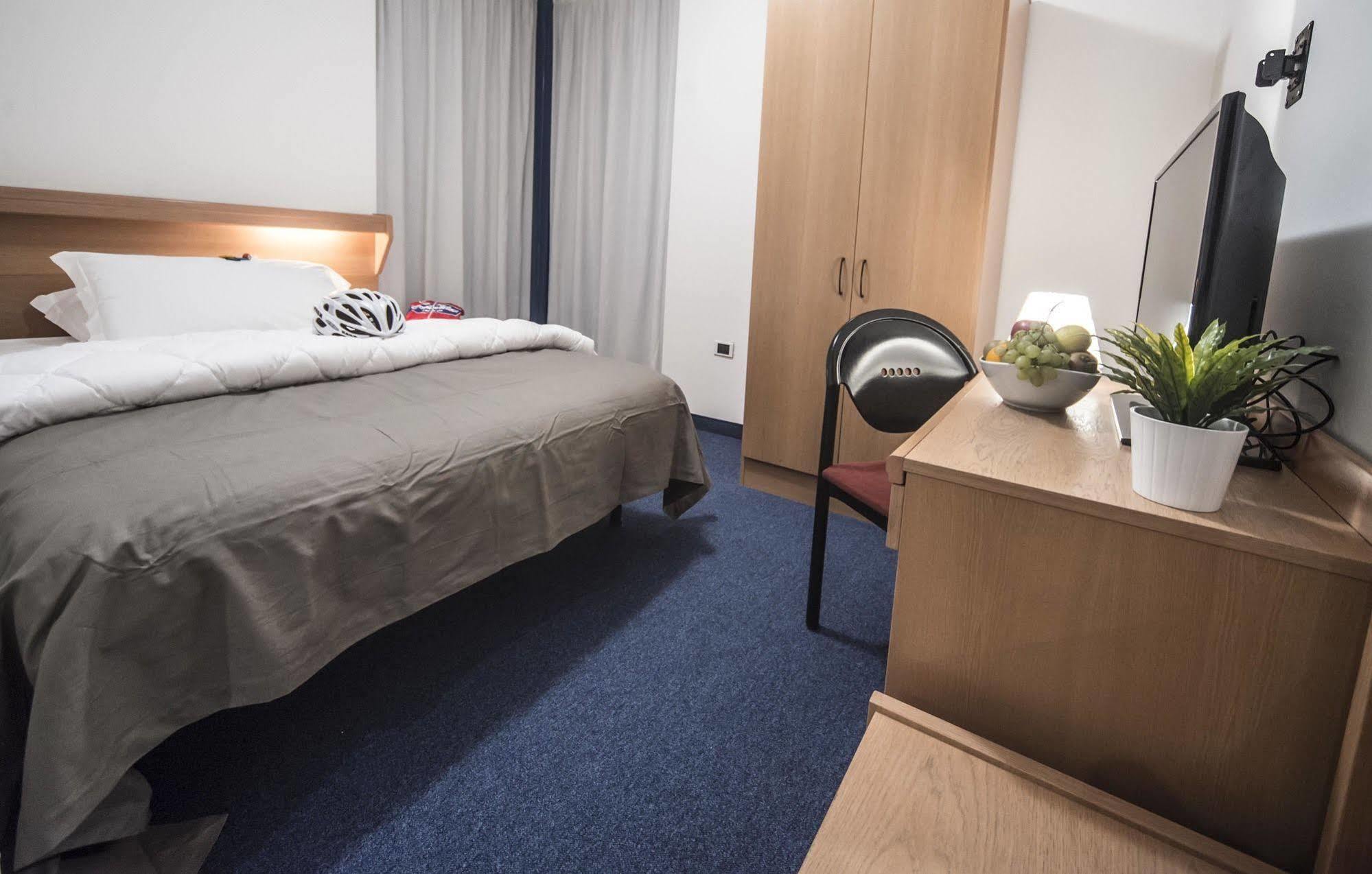 Fly Bike Hotel 3*
