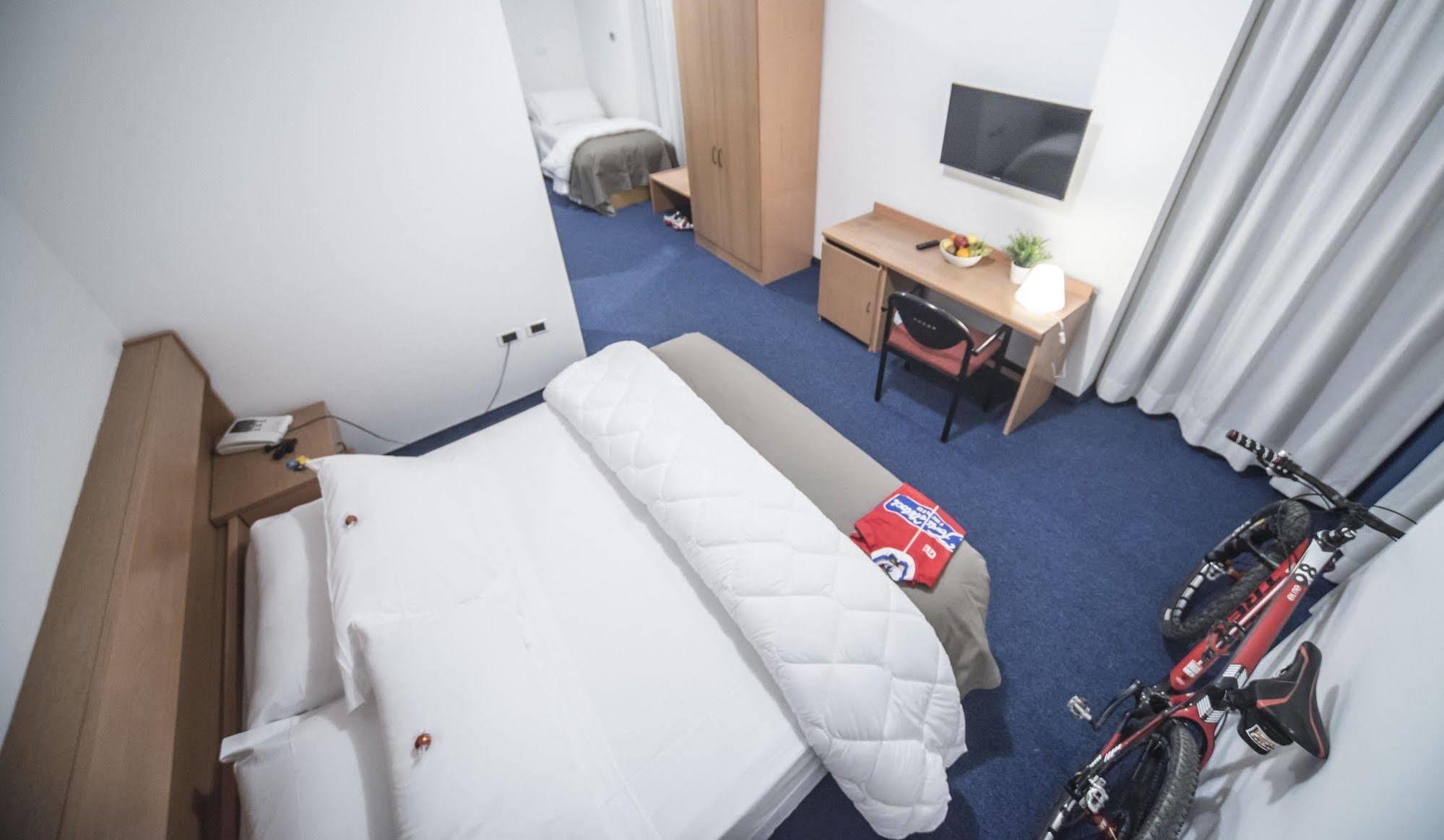 Fly Bike Hotel 3*